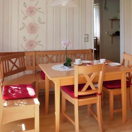 Holiday Am Ganserasen